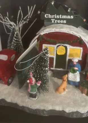 Kerst huisje met licht en muziek, marque: Christmas trees 🎄, état: Neuf sans étiquette, 14,00 €, 15,40 € Protection acheteurs incluse