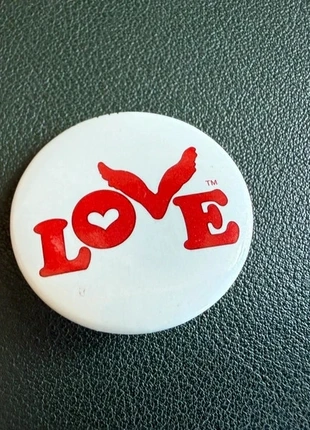 Coldplay Love Broche, marque: Coldplay, état: Neuf sans étiquette, 2,95 €, 3,80 € Protection acheteurs incluse