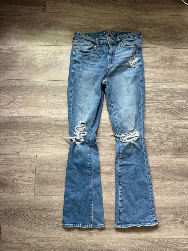 American Eagle flared jeans 1