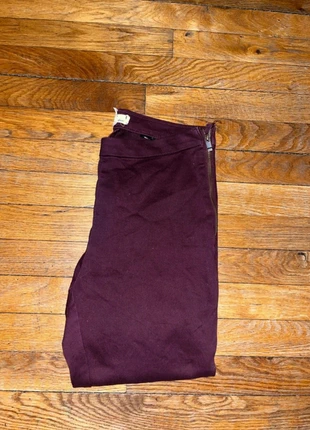 pantalon skinny bordeaux avec fermeture côté T42, marque: H&M, état: Très bon état, taille: XL / 42 / 14, 4,99 €, 5,94 € Protection acheteurs incluse