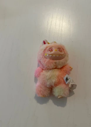 Rosa gelber Labubu, marke: POPMART, zustand: Neu, 15,00 €, 16,45 € inklusive Vinted-Käuferschutz