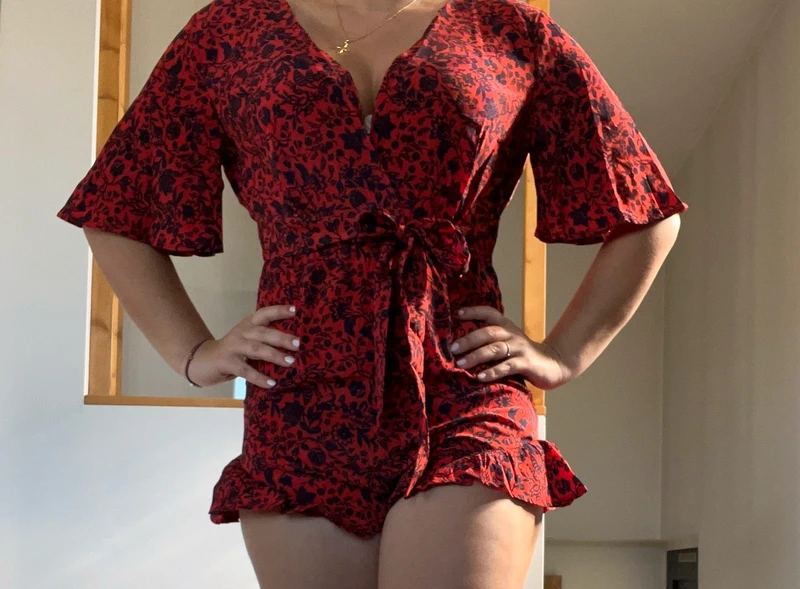 Combishort rouge fleurs mini sexy