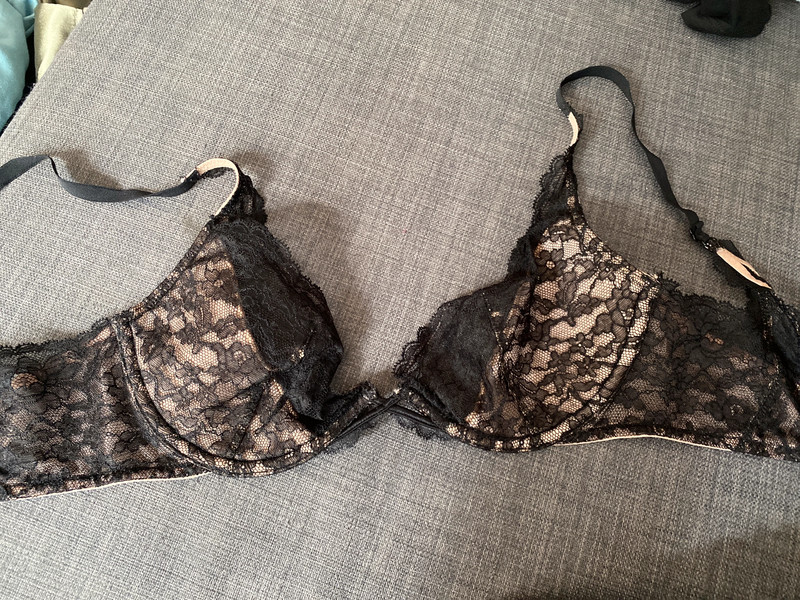 Victoria's Secret bra US size 34C, EU 75C