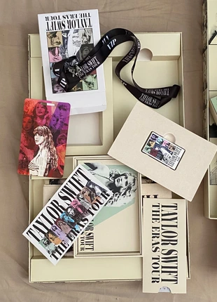 Pack Vip The Eras Tour - Taylor Swift, état: Neuf avec étiquette, 75,00 €, 79,45 € Protection acheteurs incluse