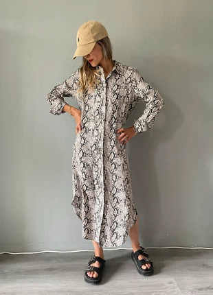 Robe longue manche longue effet serpent Zara, marke: Mango, zustand: Sehr gut, größe: XS / 34 / 6, 19,00 €, 20,65 € inklusive Vinted-Käuferschutz