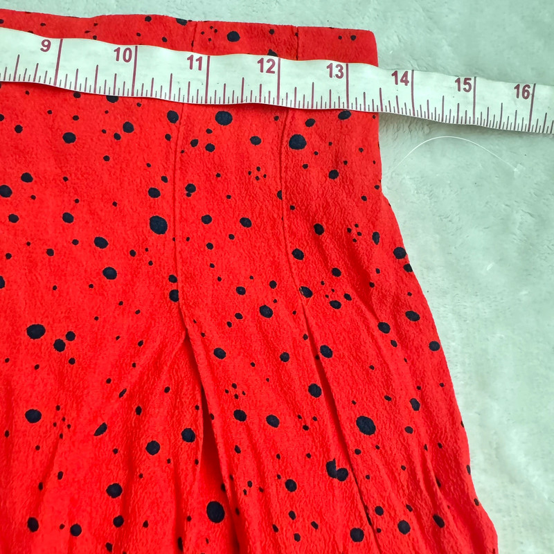 Zara womens shorts size 6 highwaist red color Polka dots 4