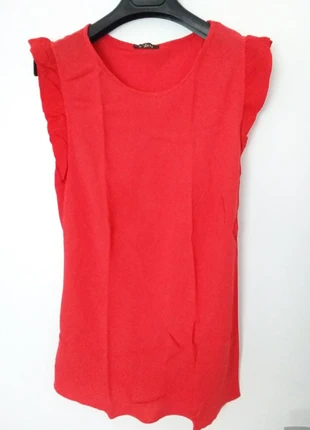 Blusa rossa smanicata con volant - O’dett - Taglia L, merk: O'dett, staat: Heel goed, maat: L / 40 / 12, € 5,90, € 6,90 inclusief Kopersbescherming