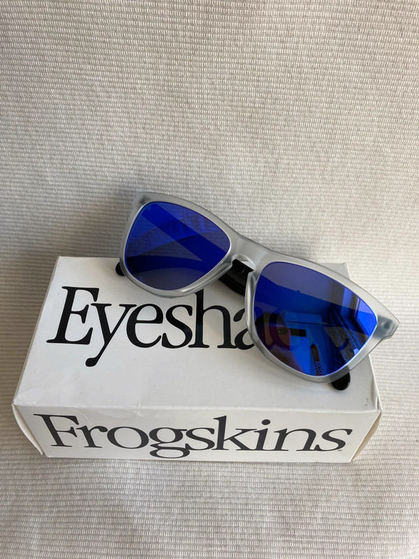 Oakley Frogskins Heritage Collection | Vinted