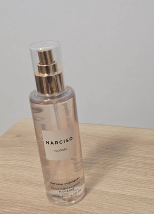 Narciso poudrée brume, marque: Narciso Rodriguez, état: Neuf avec étiquette, 20,00 €, 21,70 € Protection acheteurs (Pro) incluse