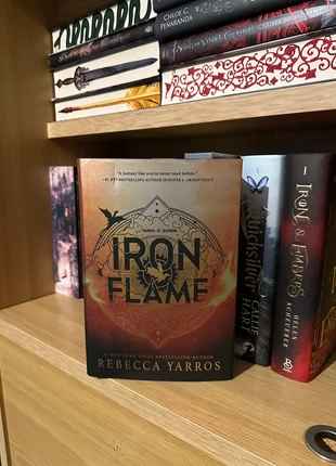 📚 Iron Flame – Rebecca Yarros (Hardcover), staat: Nieuw zonder prijskaartje, € 60,00, € 63,70 inclusief Kopersbescherming