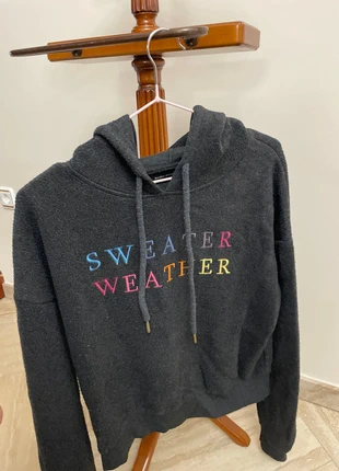 Bershka Black Hoodie, marque: Bershka, état: Très bon état, taille: L / 40 / 12, 10,00 €, 11,20 € Protection acheteurs incluse