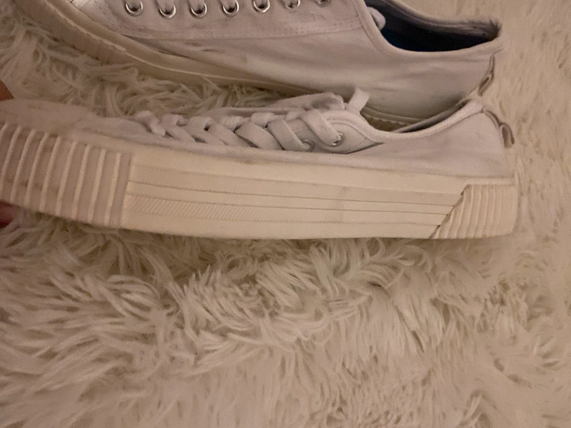 Białe buty 5