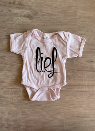 Romper lief, merk: merkloos, staat: Heel goed, maat: 1-3 maanden / 56 cm, € 2,00, € 2,80 inclusief Kopersbescherming