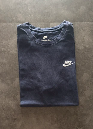 T-shirt Nike bleu marine - très bon état - taille M, brand: Nike, condition: Very good, size: M, €9.90, €11.10 includes Buyer Protection Pro