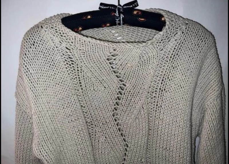 tan knit women’s sweater size medium 2