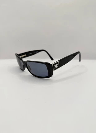 Lunettes de soleil Chanel noires, marque: Chanel, état: Très bon état, 129,00 €, 136,15 € Protection acheteurs (Pro) incluse