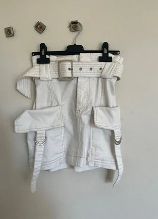 Mini gonna cargo bianca, marke: Bershka, zustand: Gut, größe: XS / 34 / 6, 5,00 €, 5,95 € inklusive Vinted-Käuferschutz