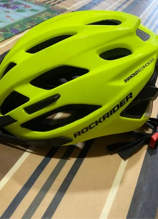 Casque à vélo pour enfants, marque: Rockrider, état: Bon état, 4,00 €, 4,90 € Protection acheteurs incluse