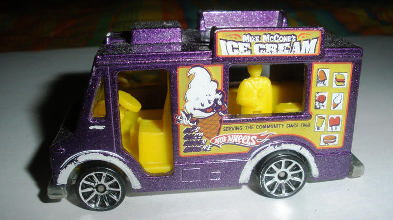 N°1 Automodello hotwheels e Mattel Ice cream Truck 4