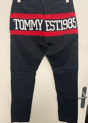 Jean Tommy Hilfiger Est 1985 Vintage - M, marke: Tommy Hilfiger, zustand: Gut, größe: M, 55,00 €, 58,45 € inklusive Vinted-Käuferschutz