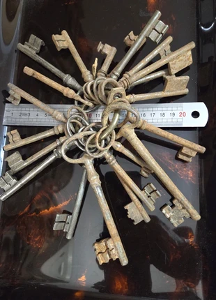 Lot of 21 Antique French Skeleton Keys – Iron & Steel – 19th–20th c – Measures Below, estado: Satisfatório, €39.00, €41.65 inclui Proteção do Comprador Pro