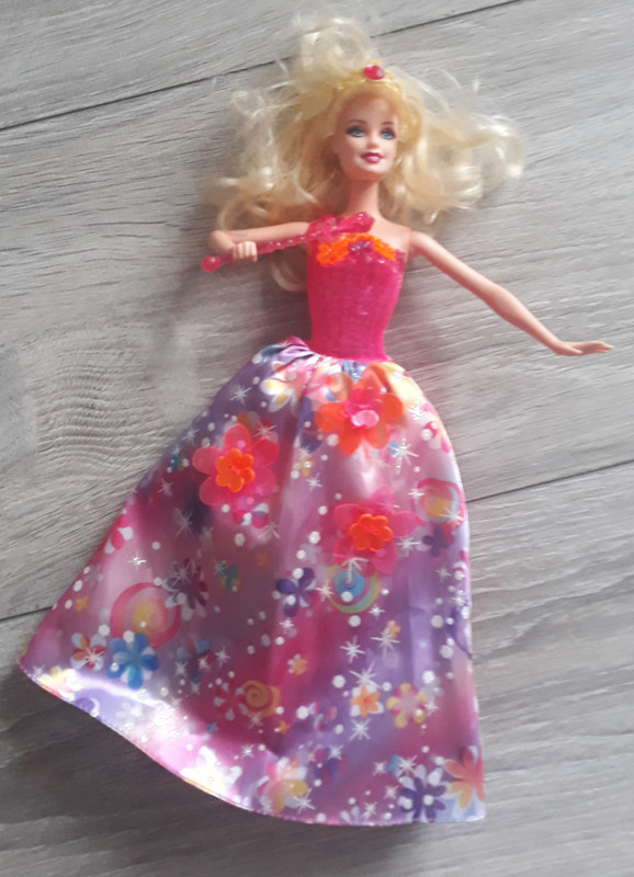 Poupée Barbie : Princesse chevelure magique : Rose et bleue - Jeux