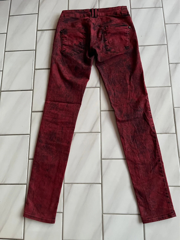 Bershka Jeans Skinny low waist acid wash, rot schwarz, Gr. 32 (XS) 2