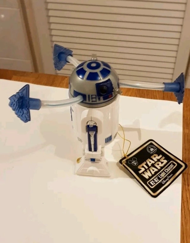 R2d2 light up toy chaser disney world limited editition exclusive