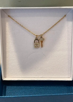 Pendentif Cadenas + clé, merk: Clé, staat: Nieuw zonder prijskaartje, € 10,00, € 11,20 inclusief Kopersbescherming