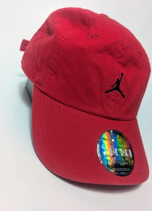 🧢
Casquette Jordan style Baseball Cap – Rouge – Taille unique – Très bon état, marca: Jordan, estado: Muito bom, tamanho: Tamanho único, €12.90, €14.25 inclui Proteção do Comprador