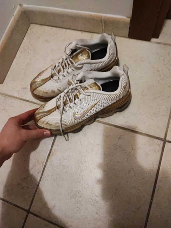 Vapormax bianche e oro hotsell