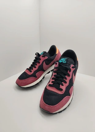 Sneakers authentiques Nike Air Pegasus 83 black purple taille 38,5, marque: Nike, état: Très bon état, taille: 38.5, 45,00 €, 47,95 € Protection acheteurs (Pro) incluse
