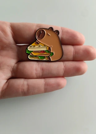 Pins capybara avec sandwich, état: Neuf sans étiquette, 2,90 €, 3,75 € Protection acheteurs incluse