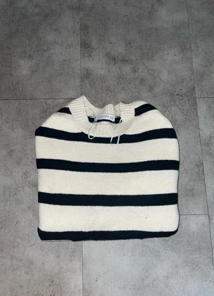 Pull d’hiver stradivarius -très bonne état - (taille XS), marque: Stradivarius, état: Très bon état, taille: XS / 34 / 6, 17,99 €, 19,59 € Protection acheteurs incluse