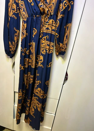 Robe Bleu et doré 44 grande taille, brand: Boutique indépendante, condizioni: Ottime, taglia: XXL / IT 48 / EU 44, €7.00, €8.05 include la Protezione acquisti