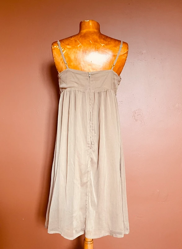 Jolie robe fluide taupe - photo numéro 2