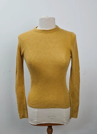 Pull Brunello Cucinelli jaune moutarde doré, en laine et mohair, col rond, taille M femme, marque: Brunello Cucinelli, état: Très bon état, taille: M / 38 / 10, 80,00 €, 84,70 € Protection acheteurs incluse