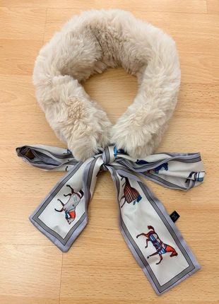 Tour de cou (neckwarmer) fourrure + bande en soie, brand: La Boutique, condizioni: Nuovo senza cartellino, €5.90, €6.90 include la Protezione acquisti