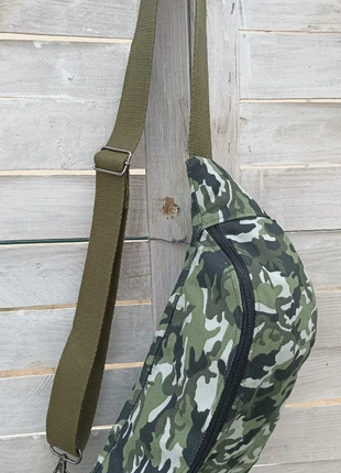 Sac banane camouflage, état: Neuf sans étiquette, 20,00 €, 21,70 € Protection acheteurs incluse