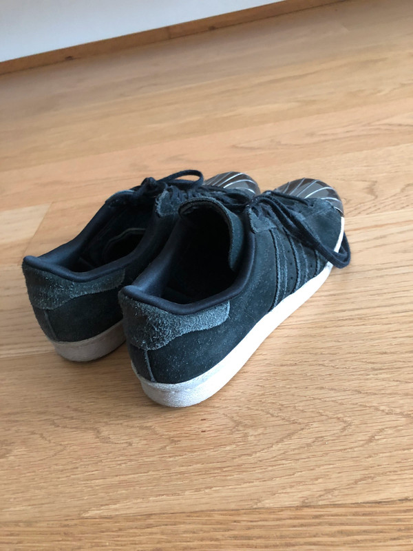 Superstar nere deals indossate