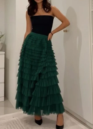 Jupe midi tulle vert sapin, à volants en cascade, très élégante taille M, merk: Vintage Chic, staat: Heel goed, maat: M / 38 / 10, € 46,90, € 49,95 inclusief Kopersbescherming