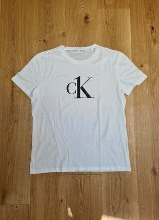 Maglia Calvin Klein S Bianca, marca: Calvin Klein, estado: Muito bom, tamanho: S, €8.50, €9.63 inclui Proteção do Comprador