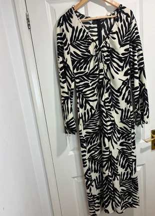 H&M size 10 M crepe dress in cream wide sleeves maxi print dress brand new 🖤, brand: H&M, condition: Very good, size: M / UK 12-14, £15.00, £16.45 includes Buyer Protection