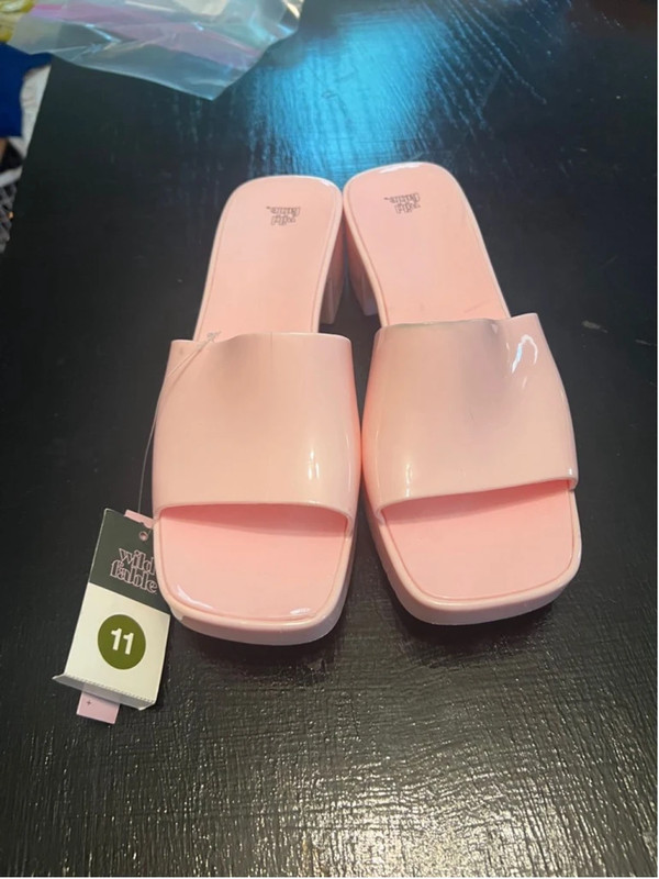 Women's Wild Fable Pink Jelly Sandals Size 11 3
