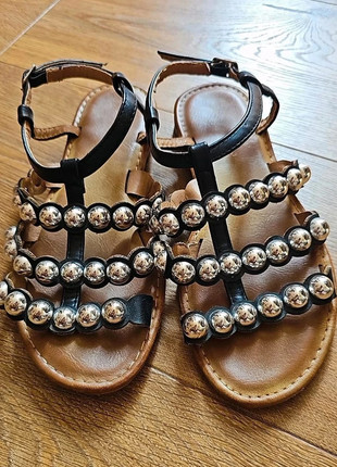 Sandales noir 37 à clous, brand: Boutique indépendante, condizioni: Ottime, taglia: 37, €15.00, €16.45 include la Protezione acquisti Pro