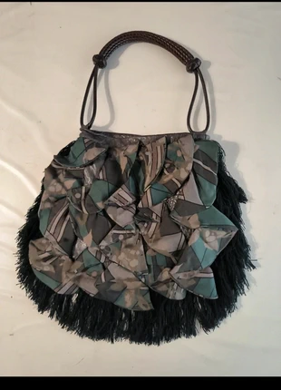 Borsa con frange e tessuto, marca: Made In Italy, estado: Muy bueno, 19,99 €, 21,69 € Protección al comprador incluida