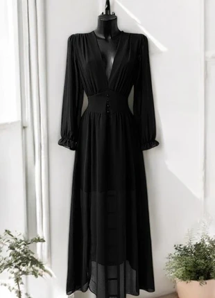 Robe longue noire taille M, marque: Boutique Parisienne, état: Très bon état, taille: M / 38 / 10, 35,00 €, 37,45 € Protection acheteurs (Pro) incluse