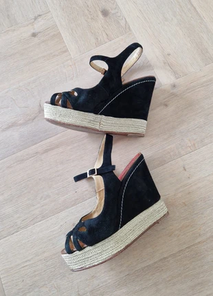 Zwart met gouden sleehak van Paloma Barcelo, merk: Paloma Barcelo, staat: Goed, maat: 38, € 100,00, € 105,70 inclusief Kopersbescherming