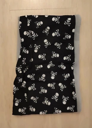 Tour de cou noir avec têtes de mort, marca: Vintage Dressing, estado: Muy bueno, 4,00 €, 4,90 € Protección al comprador incluida