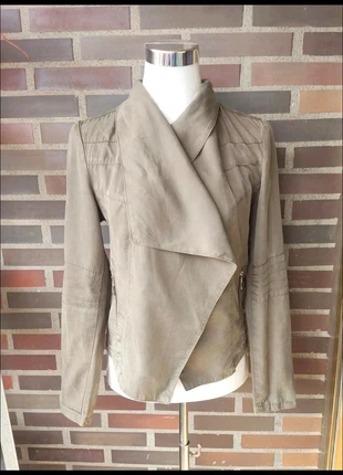 Chaqueta 💯 liocel talla única, marca: Cache Cache, estado: Muy bueno, tamaño: Talla única, 15,00 €, 16,45 € Protección al comprador incluida